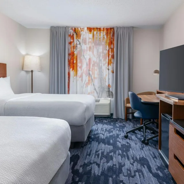 Room, 2 Queen Beds, Bathtub, Accessible, Fairfield Inn Suites By Marriott Cincinnati Eastgate 1/5