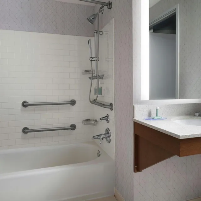 استوديو بسرير كينج بإطلالة على المدينة مع أريكة في طابق مرتفع، Springhill Suites Chicago Downtown River North 6/10