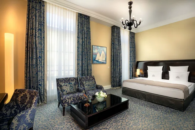 غرفة ديلوكس بسرير كينج، Hotel Atlantic Hamburg, Autograph Collection 3/7