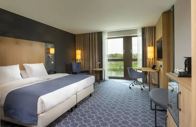 غرفة سوبيريور بسرير مزدوج، Maritim Hotel Ingolstadt 1/6