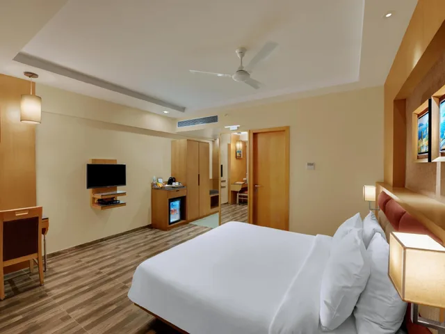 Green, Premium، The Fern Residency Somnath 1/1
