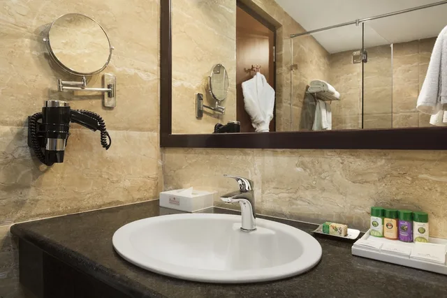 غرفة بسرير كينج، Ramada by Wyndham Jamshedpur 10/10