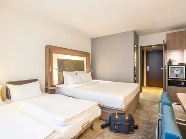 Premium, Superior, Multiple Beds، NOVOTEL BRUSSELS AIRPORT 2/10
