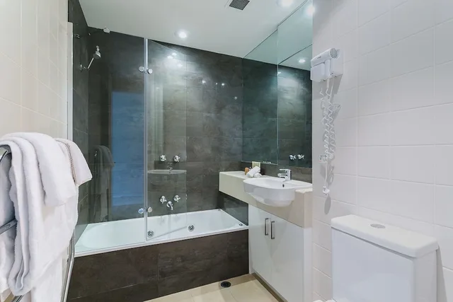 1 Bedroom, Deluxe, Apartment, King Bed, PORTSEA VILLAGE RESORT 2/2