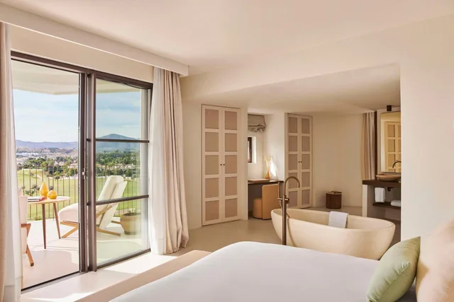 جناح سيغنتشر بسرير كينج، La Zambra the Unbound Collection By Hyatt 2/3