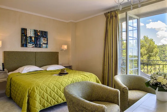 Superior, Double Bed, Indoor Pool, Sauna, Hot Tub، LA BASTIDE DE TOURTOUR HOTEL & SPA 2/5