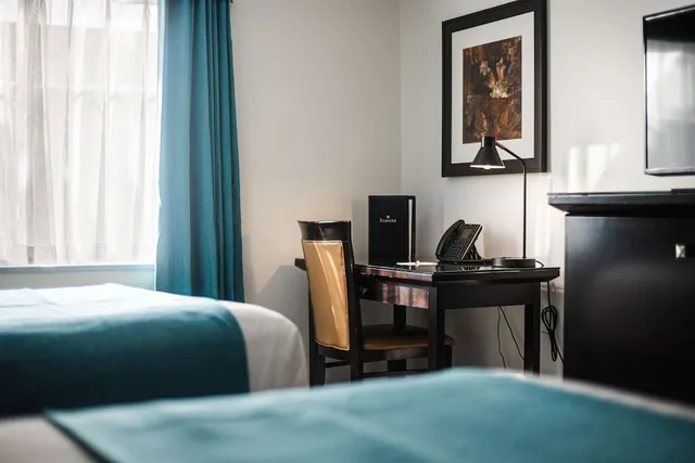 غرفة بزنس بسريرين كوين، Ramada By Wyndham Surrey/Langley 5/8