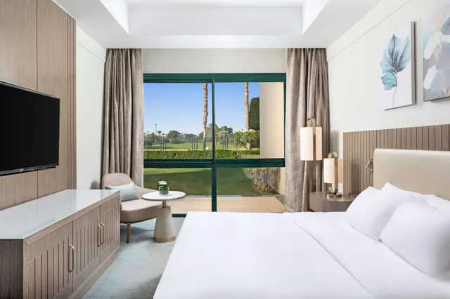 جناح جونيور، Hilton Pyramids Golf Resort 1/5