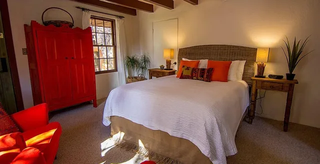 جناح ديلوكس بسرير كينج، Old Taos Guesthouse Bed and Breakfast 1/6
