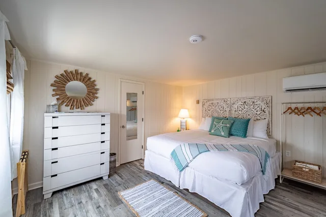 Efficiency, Deluxe, Cottage, Studio, King Bed, Sofa، Ocean Glass Inn 2/9