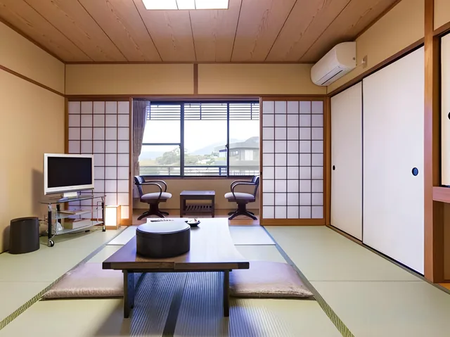 Japanese, 4 Futon Beds, Shared Bathroom, Kyoto Higashiyamasou 1/1
