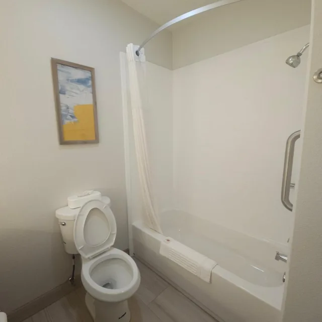 غرفة بسريرين كوين، Comfort Inn Jackson I-40 7/7