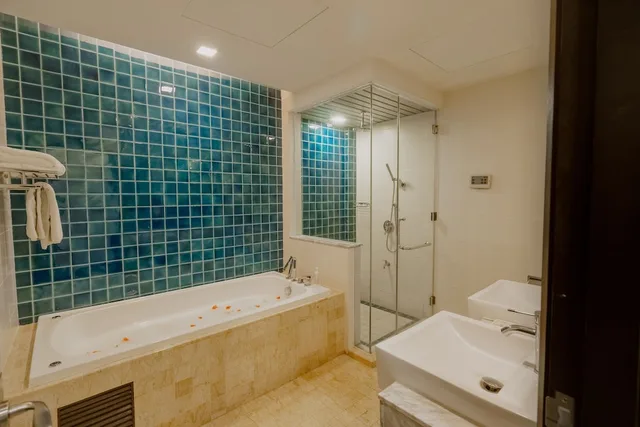 2 Bedrooms, Spa, Suite, King and Twin Beds, Sea View، Borneo Beach Villas 6/6