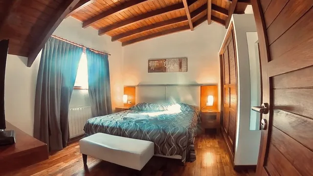 كابينة سوبيريور بسرير كينج وسريرين منفصلين مع أريكة، Boutique Hotel And Cabanas Bosque de Nahuel 5/8