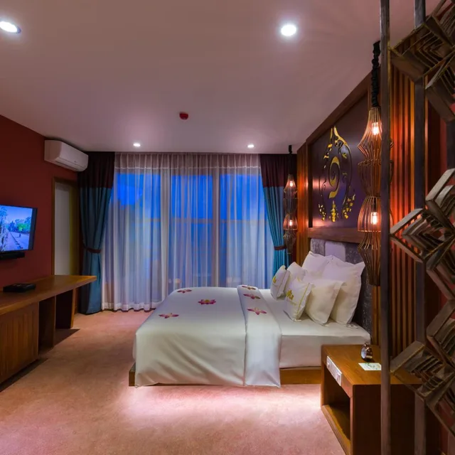Luxury, Suite, King Bed, Golden Temple Boutique 1/10