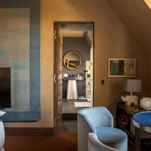 Connecting, Deluxe, Cour des Vosges 3/3