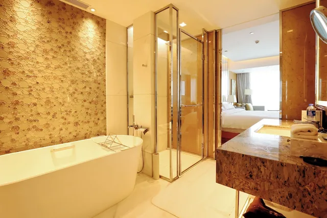 Semi Basement, Deluxe, Suite, King Bed, 2 Bathrooms, Living Area، PAN PACIFIC BEIJING 3/3