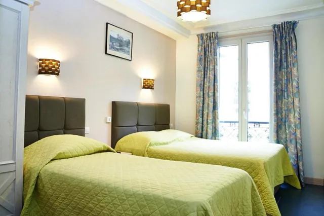 غرفة ثلاثية بسرير مزدوج وسرير فردي، Hotel Luxor 1/5