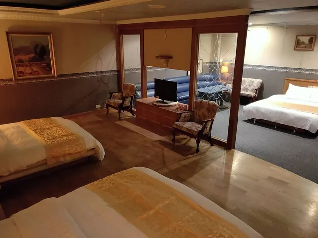 Family, 3 Double Beds, Melody Hawaii Hotel 2/3