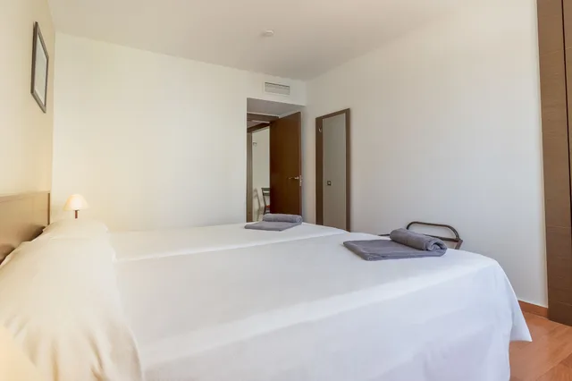 غرفة بريميوم بسريرين منفصلين مع أريكة، Hotel LIVVO Corralejo Beach 3/5