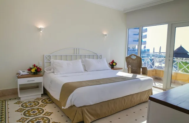 جناح جونيور بسرير كينج بإطلالة على الحديقة، Las Americas Casa de Playa 3/4