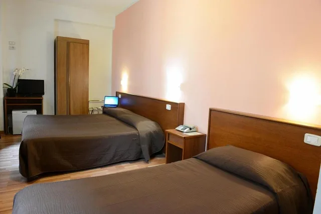 غرفة كلاسيكية ثلاثية، Astor Hotel Perugia 1/1