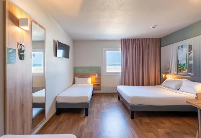 غرفة رباعية، B And B Hotel Montelimar Sud 1/9