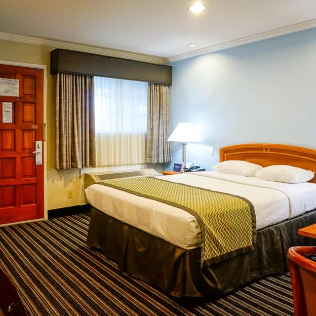 غرفة بسرير كوين، Hotel Parmani 1/8