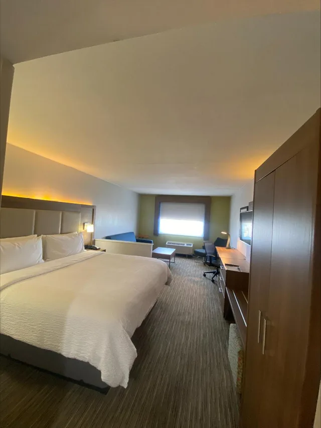 جناح تنفيذي بسرير كينج، Holiday Inn Express Hotel Suites Mesquite 2/9