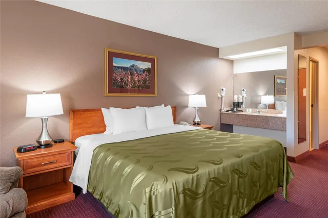 غرفة بسرير كينج، Quality Inn Grand Junction 2/3