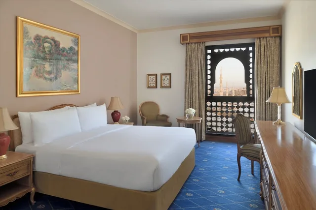 جناح بزنس بسرير فردي بإطلالة على المدينة، دار الإيمان إنتركونتنينتال(Intercontinental Madinah Dar Al Iman) 4/7