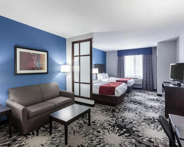 جناح بسريرين كوين مع أريكة، Comfort Suites Greenville 5/6