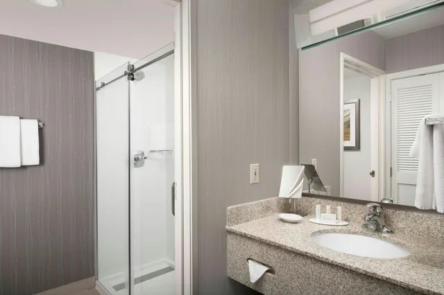 غرفة بسريرين كوين، Courtyard Portland Hillsboro 2/3
