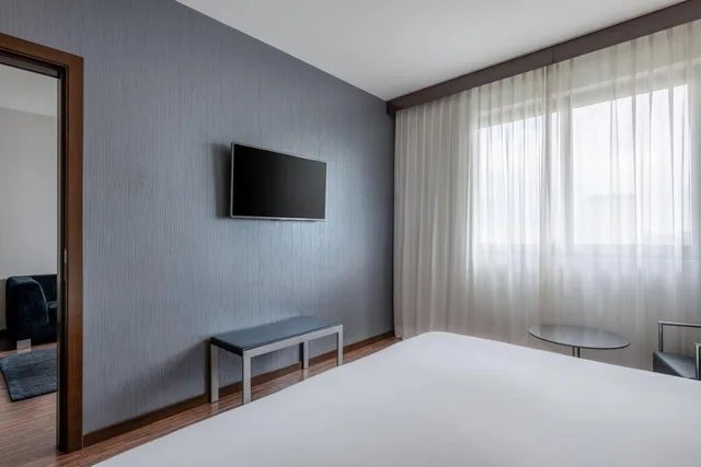 جناح بسرير كينج، AC Hotel Brescia by Marriott 2/4