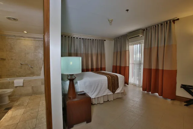 غرفة ديلوكس بغرفتي نوم، Crown Regency Suites Mactan 3/3