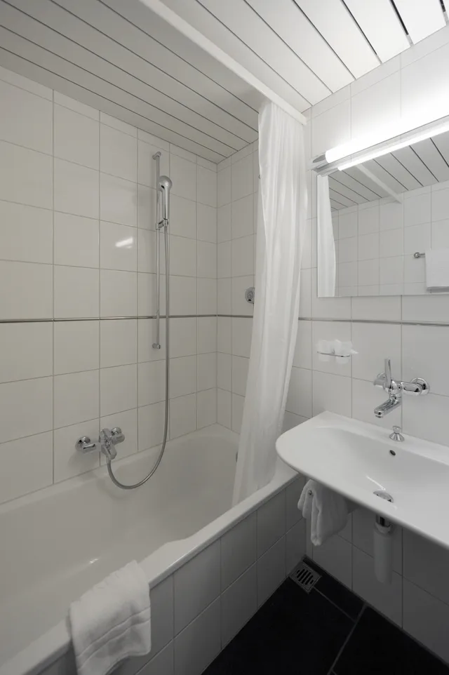 غرفة قياسية ثلاثية، Beausite Hotel Interlaken 3/3