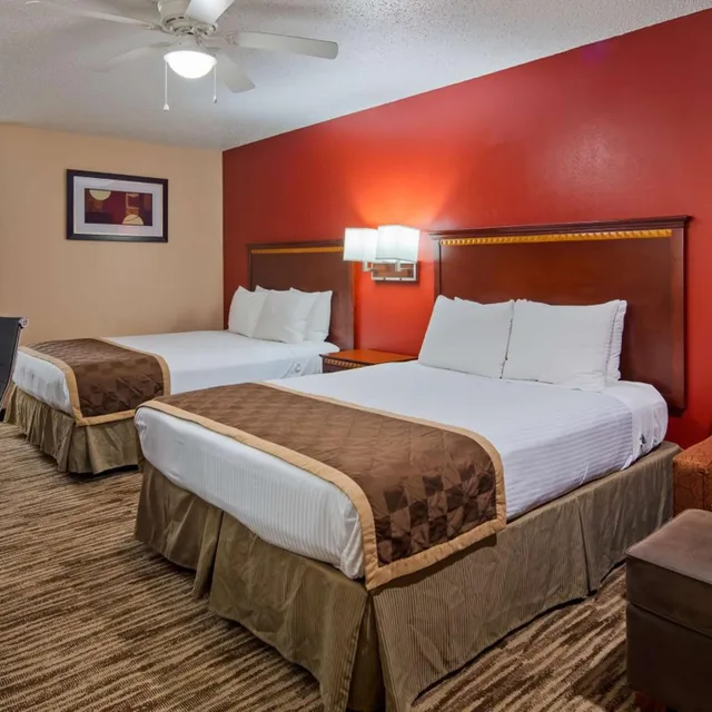 غرفة بسريرين كوين لذوي الإعاقة، Best Western Executive Inn Marshall 1/4