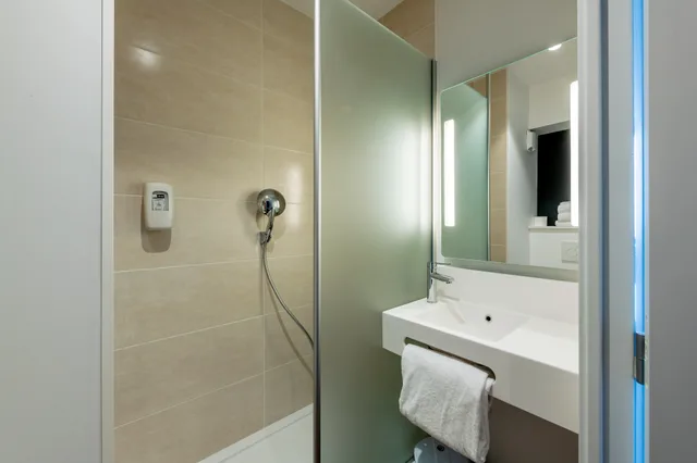 غرفة قياسية بسرير مزدوج، B&B Hotel Bordeaux Centre Gare Saint-Jean 3/3