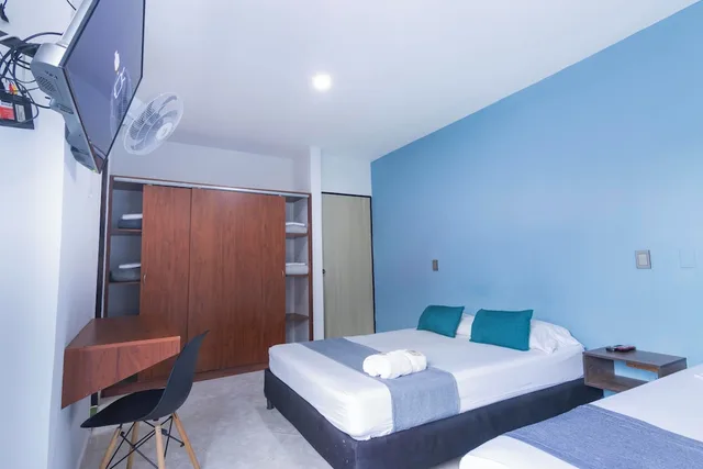 Family, 1 Double and 3 Single Beds، Ayenda 1228 Balcones de la 70 4/10