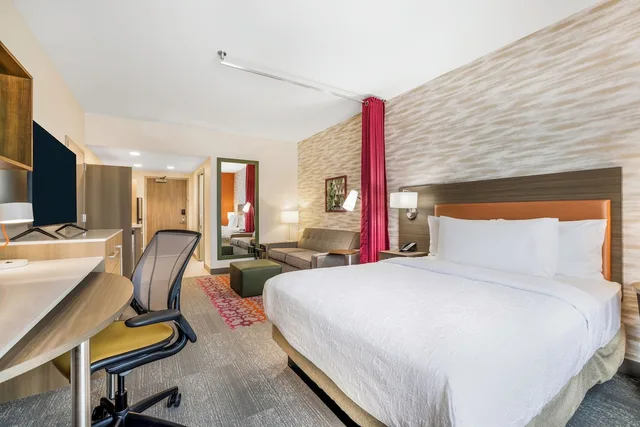 غرفة بسرير كينج، Home2 Suites by Hilton Madison East, WI 1/10