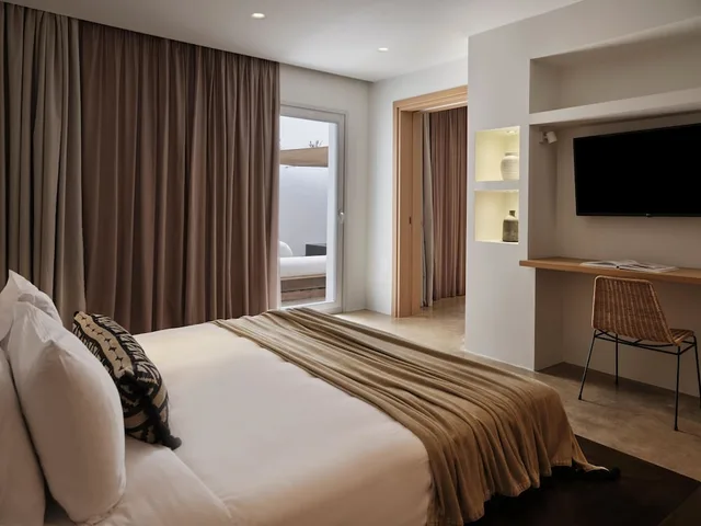 Eden, Villa, 5 King Beds, Twin Beds, Private Infinity Pool، Andronis Arcadia Hotel 3/7