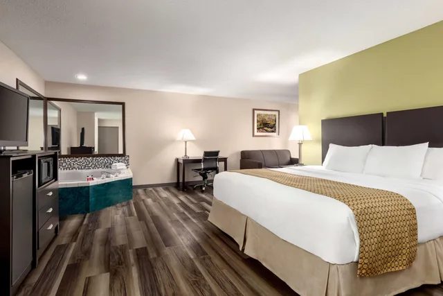 استوديو بسرير كينج، Baymont By Wyndham Monroe, MI 1/1