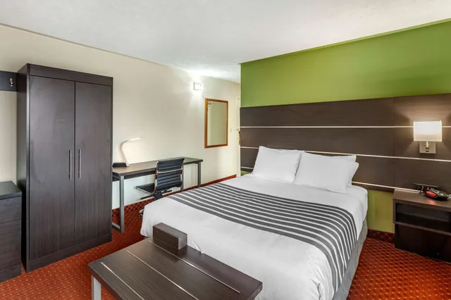غرفة قياسية بسرير كوين، Best Western Kincardine 4/8