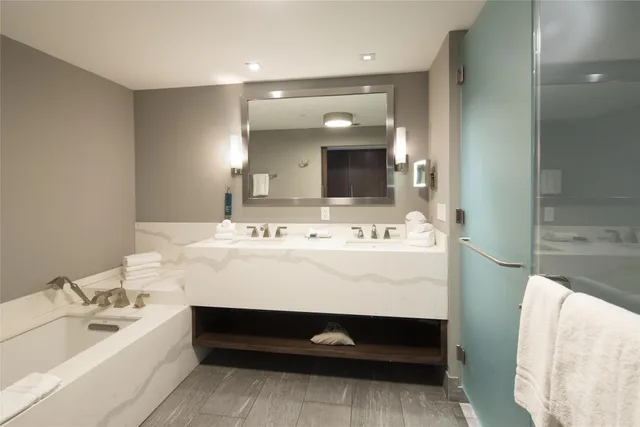 Preferred, 2 Rooms, Premier, Suite, King Bed, Partial Ocean View، Hilton Marco Island Beach Resort and Spa 6/6
