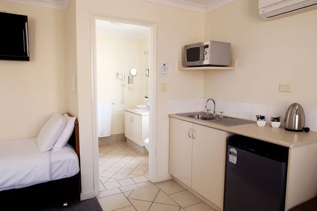 2 Bedrooms, Spa, Apartment, King Bed, 1 Queen and 1 Single Bed، KALBARRI EDGE RESORT 10/10