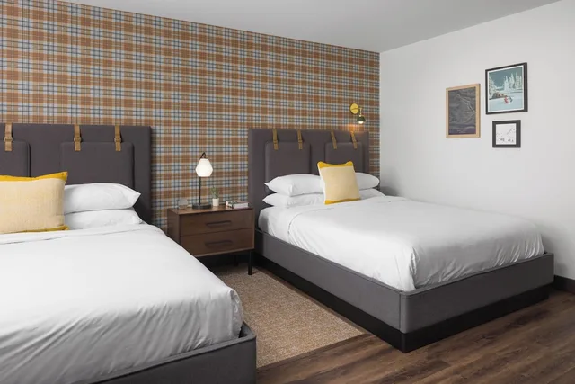 Lodge, 2 Queen Beds، Sioux Lodge Suites by Grand Targhee Resort 1/3