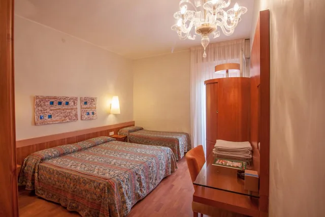 غرفة ثلاثية، Hotel Terme Orvieto 2/5