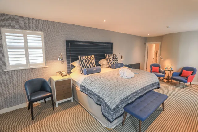 Inland, King Bed, Annex, The Christchurch Harbour 1/9
