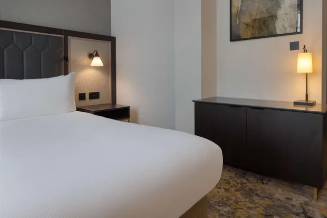 غرفة سوبيريور بسرير كينج في طابق مرتفع، Hilton Cardiff Hotel 1/2