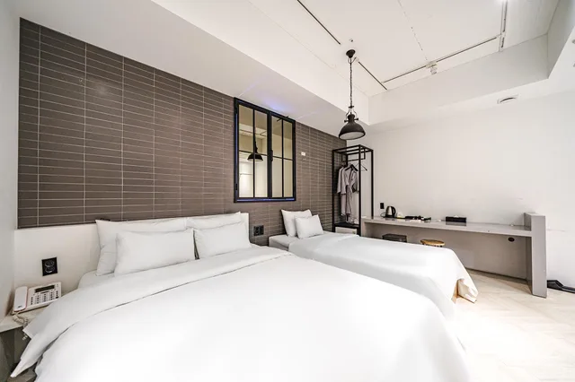 Room, Twin Beds, 1 Double and 1 Single Bed, Hotel Yaja Jeongwang 1/2